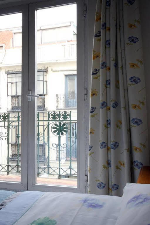 Ch Bueno Gasthof Madrid